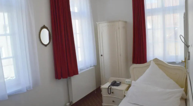 Одноместный номер Standard Hotel Einhorn Centre