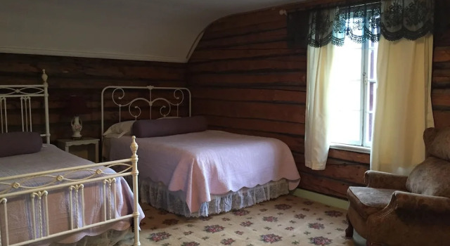 Четырёхместный номер Standard с видом на горы Gakona Lodge