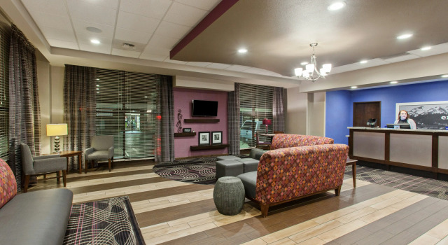 Hampton Inn Seattle/Everett Downtown, Забронировать Отель Эверетт штат Вашингтон, рядом с Providence Regional Medical Center Everett / Pacific Campus