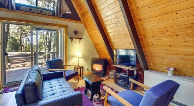 A-frame Cabin w/ Deck & Grill in Pinetop!