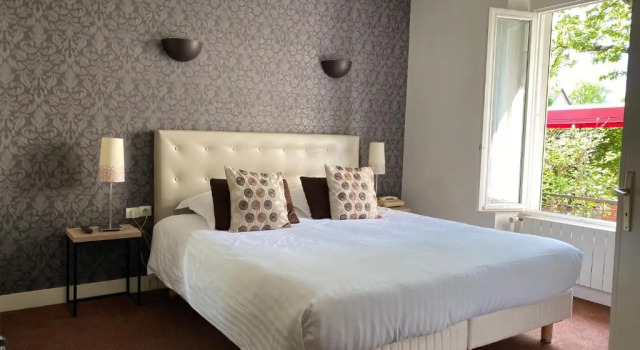 Contact Hotel Hôtel De Troyes, Забронировать Отель Труа Troyes Outlets