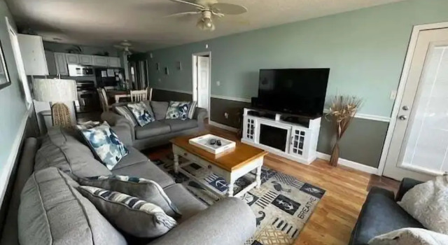 Номер Standard с 3 комнатами с балконом Boston Commons 101 3 Bedroom Condo by RedAwning