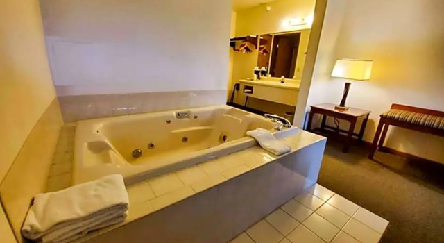 Standard Zimmer 2 Schlafzimmer Jasper Ridge Inn Ishpeming