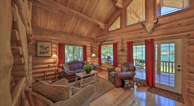 Scenic Riverfront Retreat w/ Hot Tub & Kayaks!, Buchen Sie Hotel Thompson Falls Montana