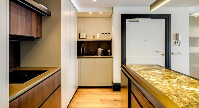 Коттедж Chic Apartment w Amazing Views Dunmore Luxe