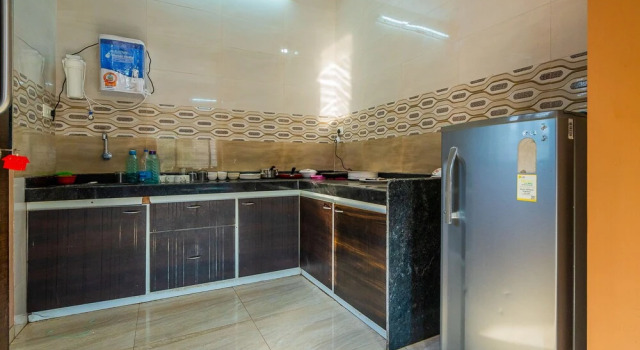 OYO 18723 Home Elegant Studio Tungrali, Забронировать Отель Отели штата Махараштры с бассейном, Бассейн