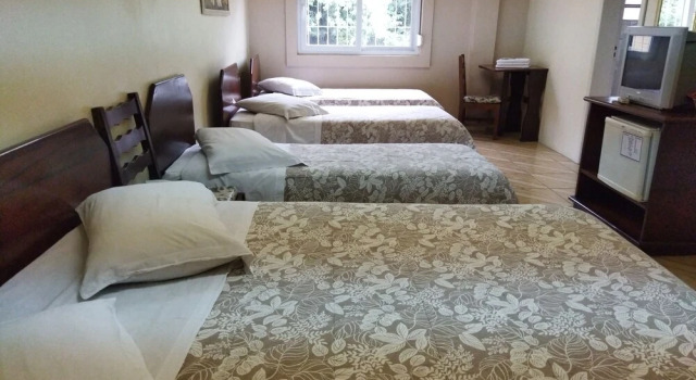 Hotel Pequenino, Забронировать Отель Отели Канела с парковкой, Парковка