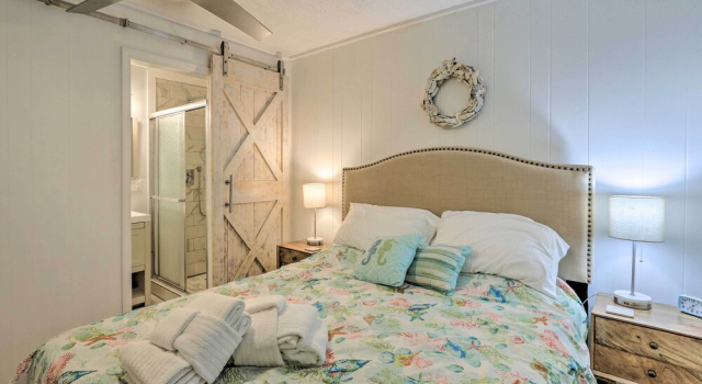 Hilton Head Condo w/ Covered Balcony + Pool Access