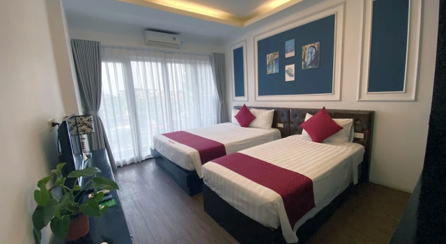 Трёхместный номер Standard с балконом Eclipse Legend Hotel
