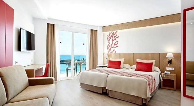 Camera Superior vista mare Universal Hotel Perla
