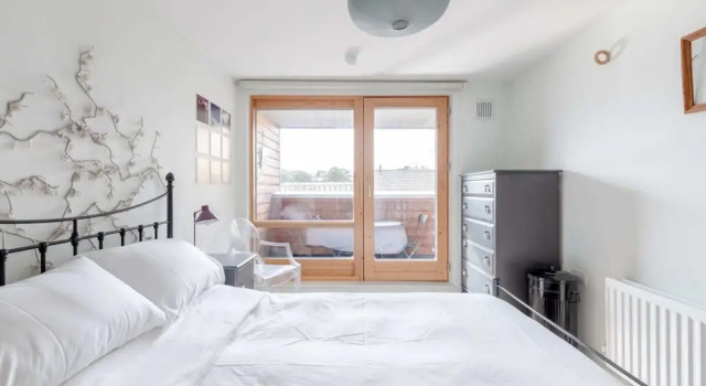 Двухместные апартаменты с балконом Warm & Inviting 1bedroom Flat With Patio, Camden Town!