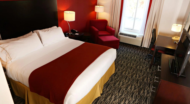Двухместный номер Standard Holiday Inn Express Hotel & Suites - Sumter by IHG