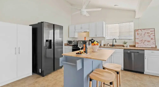Коттедж 4BR Desert Home w/ Pool, Hot Tub, Firepit & Game Room The Quiet Burn by Avantstay