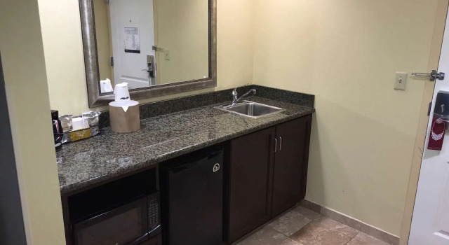 Двухместный люкс Hampton Inn and Suites Austin - Lakeway
