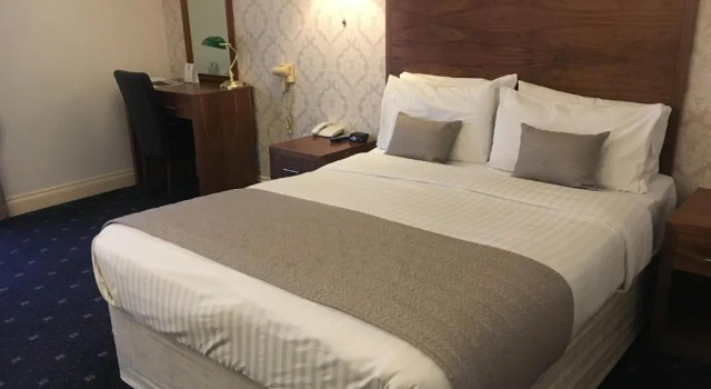 Двухместный номер Standard с видом на озеро Normanton Park Hotel, BW Signature Collection