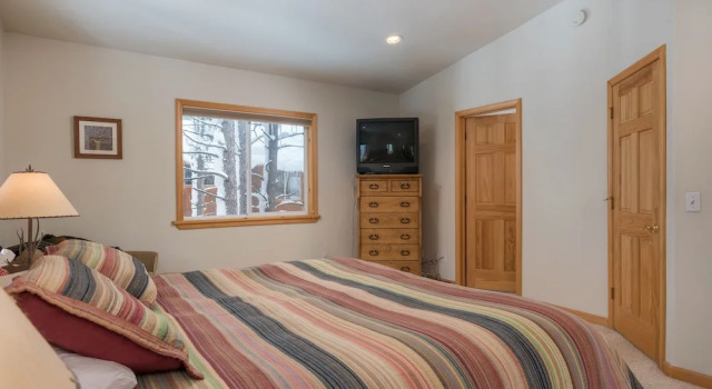 Tahoe Donner Home - Walk to Trout Creek by RedAwning