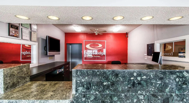 Econo Lodge Inn & Suites Huntsville University Area