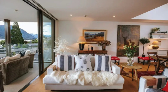 Nautilus - Sleeps 8 - Lake Views, Забронировать Апартаменты/квартира Ванака Требл-Коун