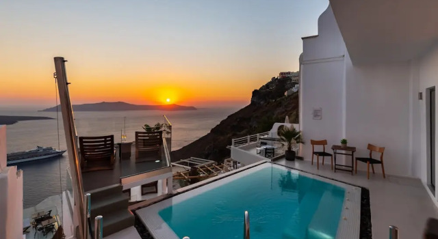 Люкс с видом на море Daydream Luxury Suites