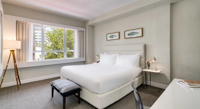 Двухместная студия Crest Hotel Suites