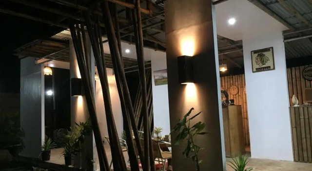 Vuode makuusalissa Bohol Bohemian Hostel