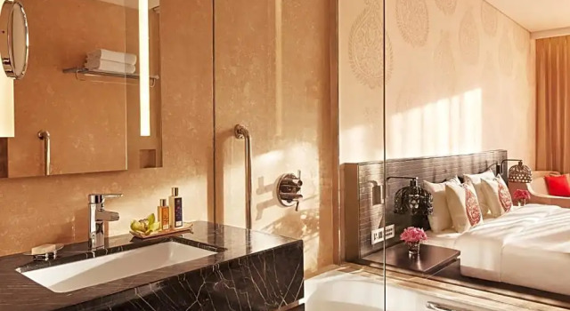 Номер Superior с видом на город Vivanta Guwahati