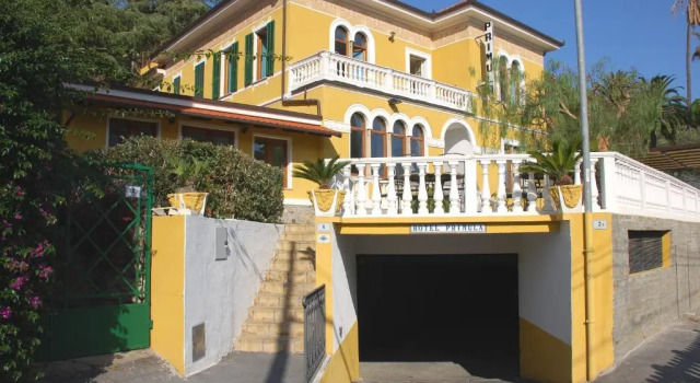 Hotel Primula, Забронировать Отель Отели Алассио с парковкой, рядом с Alassio tourist's port, Парковка