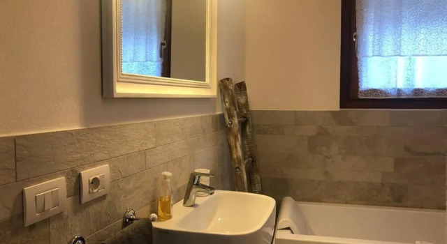 La Poulerie - Suite Dependance, Varaa Hotelli Montemezzo Lombardia