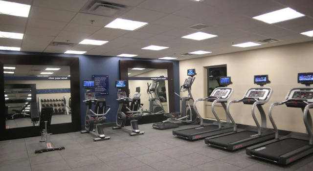 Четырёхместный номер Standard Hampton Inn Lexington Medical Center