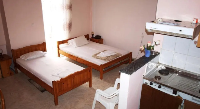 Трёхместный номер Standard с балконом Hotel Pyrgos