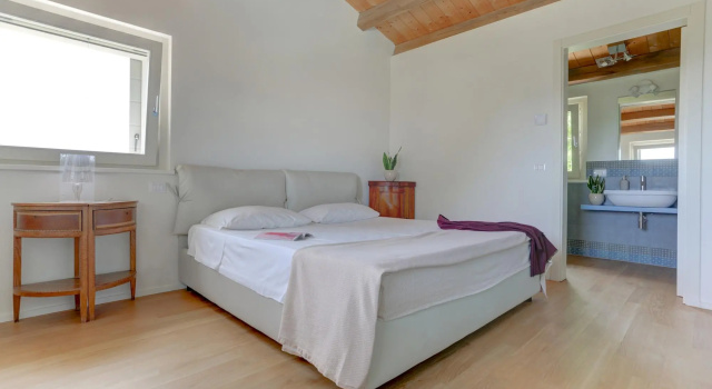 2Balsl   Montefreddo - Large Two Bedroom Split Level