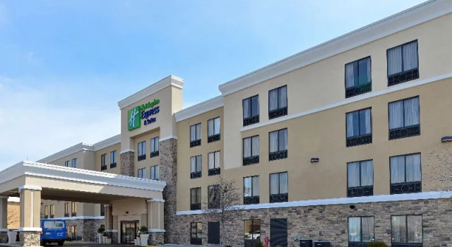 Люкс Holiday Inn Express Hotel & Suites Indianapolis W - Airport Area by IHG