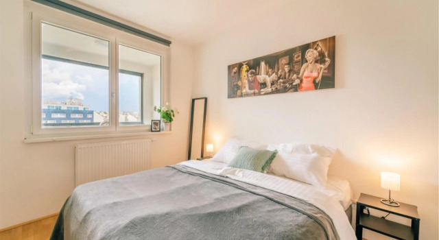 King Bed Home & Smart Tv 1 min to Metro, Prenota Hotel Vienna Austria