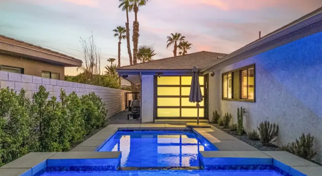 Коттедж Edgy House Pool Hot Tub and Golf Course Views