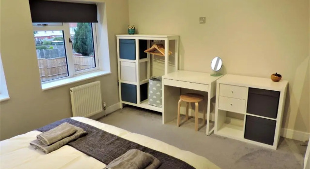 3 Bed Farnborough Air Accommodation, Забронировать Отель Фарнборо Суррей