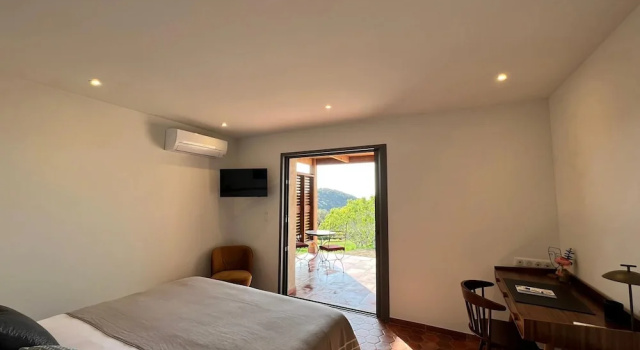 Двухместный номер Deluxe с видом на море Hôtel U San Daniellu villas et chambres