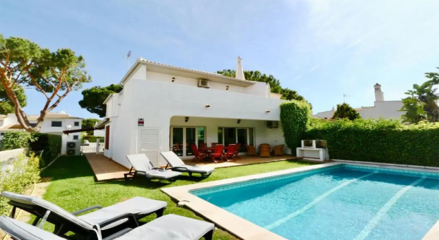 Вилла Vila Renascer CleverDetails235 few minutes from the center, quiet area