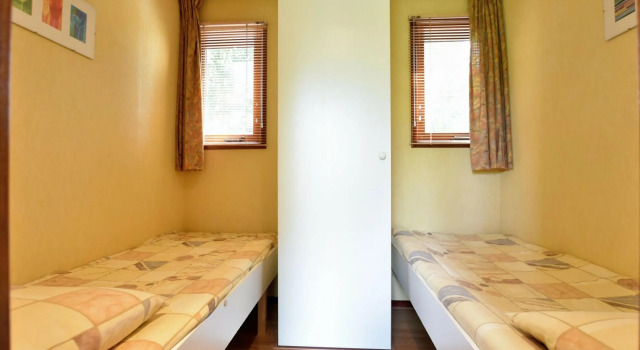 Spacious Chalet in Garderen with Fenced Garden, Prenota Chalet Garderen Veluwe