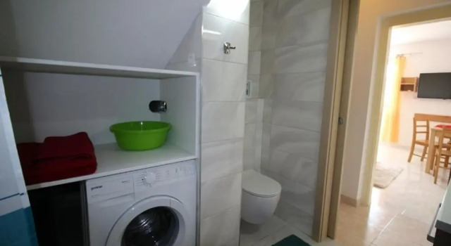 Dragi - Great Location & Comfortable - A2, Prenota Hotel Splitska 