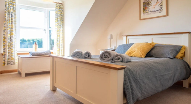 Коттедж с 3 комнатами Wynford Holiday Cottages