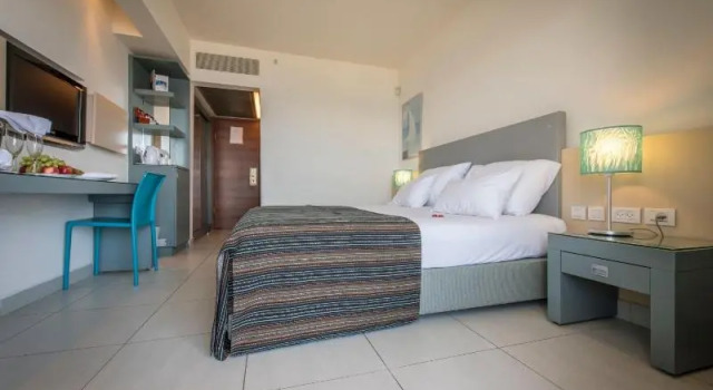 Двухместный номер Standard с балконом Neptune Eilat By Dan Hotels