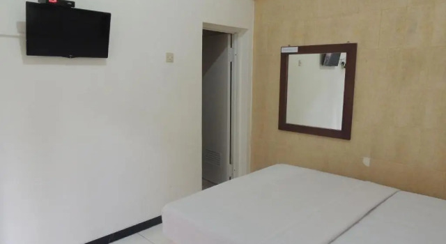 Camera Standard Wisma Tamu UKSW