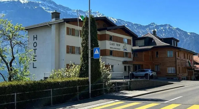 Hotel Ora Lake View, Prenota Hotel Niederried bei Interlaken Lago di Brienz