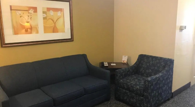 Люкс Days Inn & Suites by Wyndham Tucker/Northlake