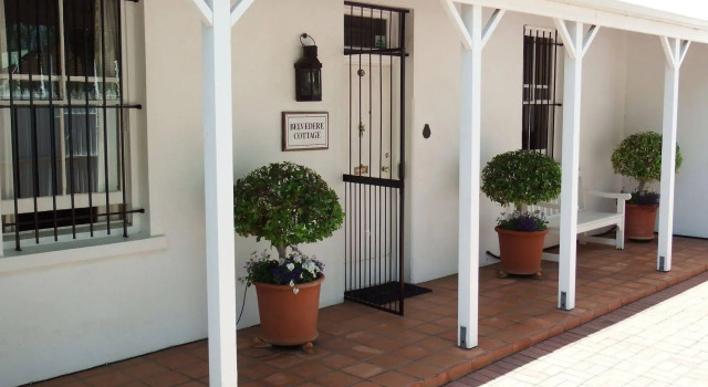 Belvedere Cottages, Reservar Hotel Hotéis em Port Elizabeth com estacionamento, perto de Tramways Building, Estacionamento