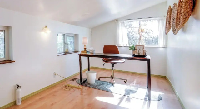 Коттедж Serene Lakes Cabin w/ Deck: Dog Friendly!