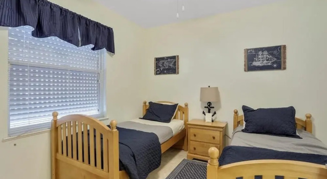 Marquesas Ct. 320 Marco Island Vacation Rental 3 Bedroom Home, Забронировать Отель Отели Марко-Айленд с парковкой, рядом с Marco Island Medical Center, Парковка