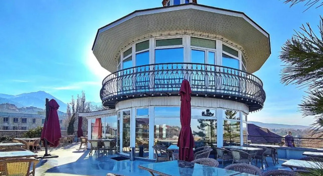 Апартаменты Luxury apartments in the foothills of the Zailiyskiy Alatau
