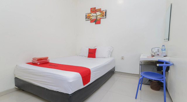 RedDoorz Plus @ K23 Rungkut Madya