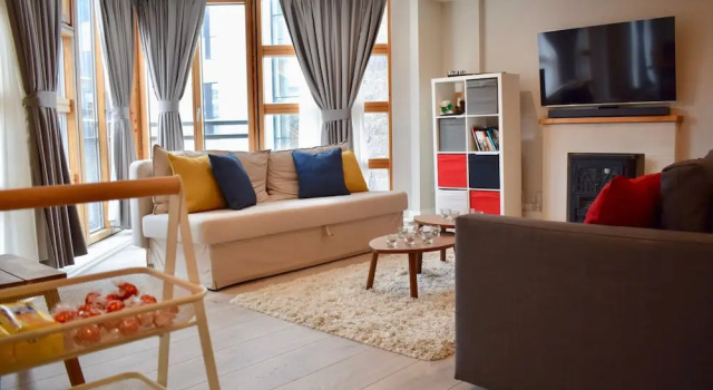 1 Bedroom Modern Apartment in Dublin Sleeps 4, Забронировать Апартаменты/квартира Апартаменты Дублина, рядом с Театр «Тиволи», Апартаменты/квартира